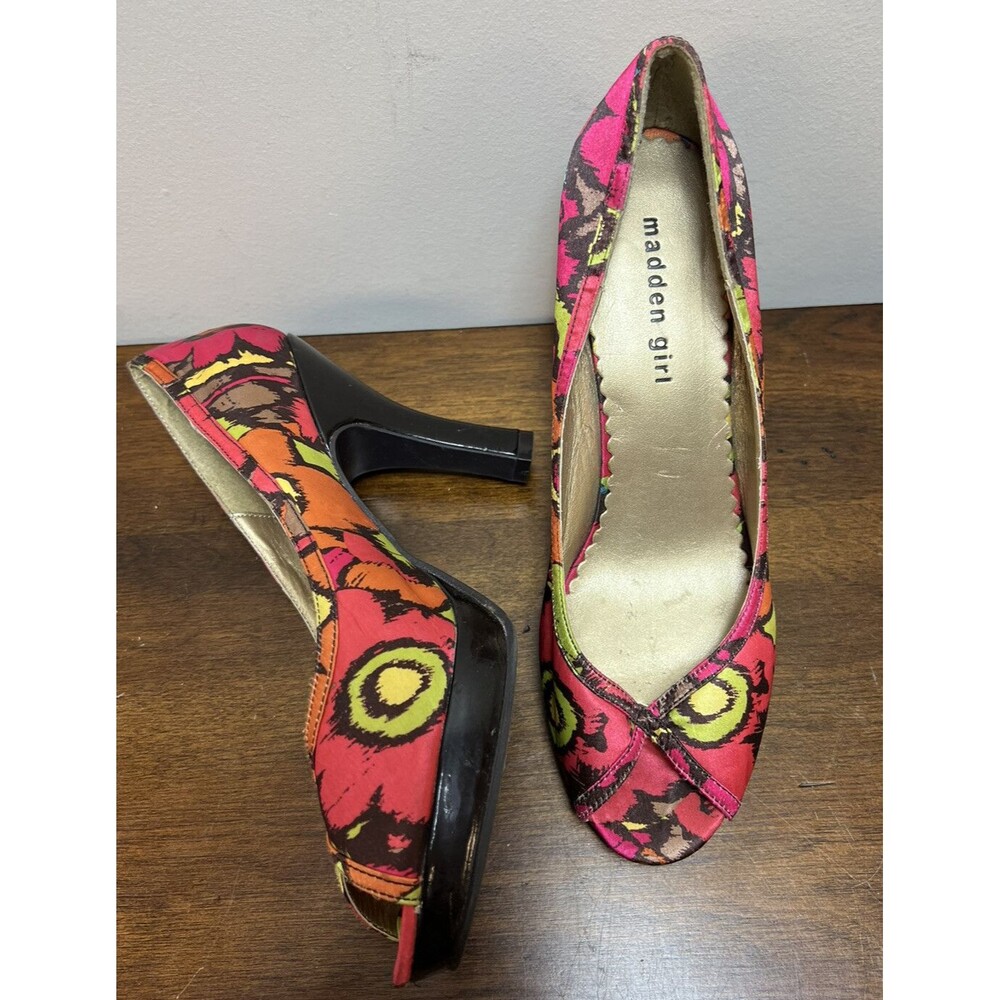 Madden Girl Lynettee Platform Heels Peep Toe Pumps Fabric Upper Womens Size 9.5